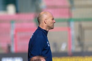 Trainer am Spielfeldrand